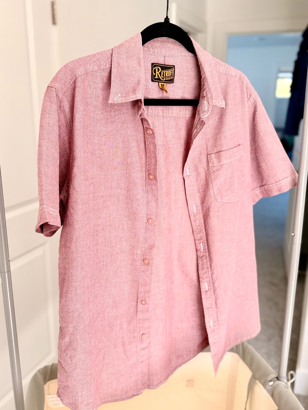 Retrofit Men’s Short-Sleeve Button-Down Shirt - Pink